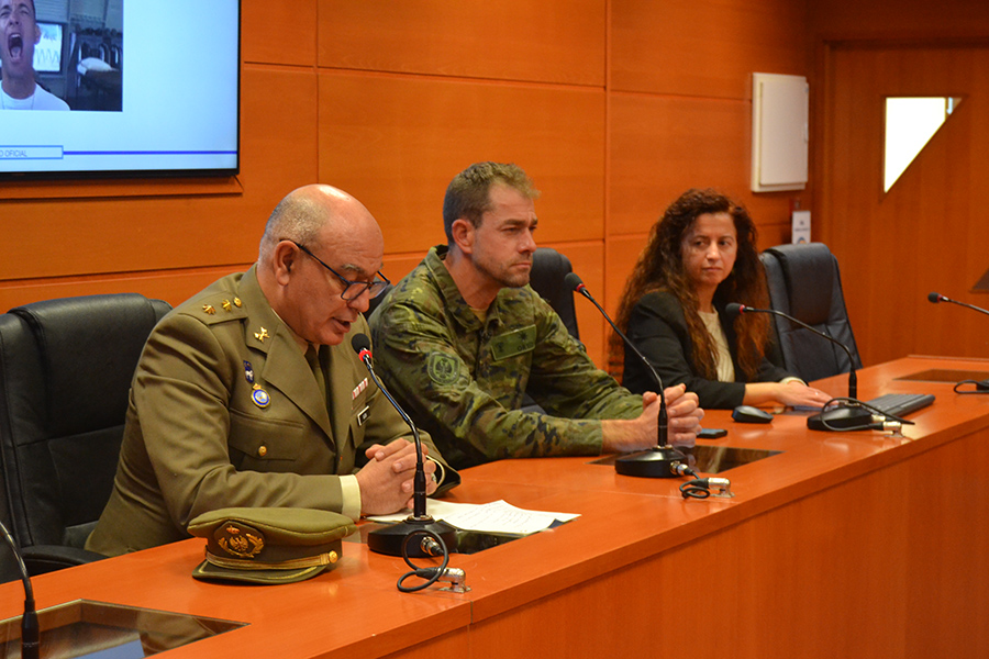 La UCAV organiza una conferencia para tratar las salidas profesionales que ofrece el ejército