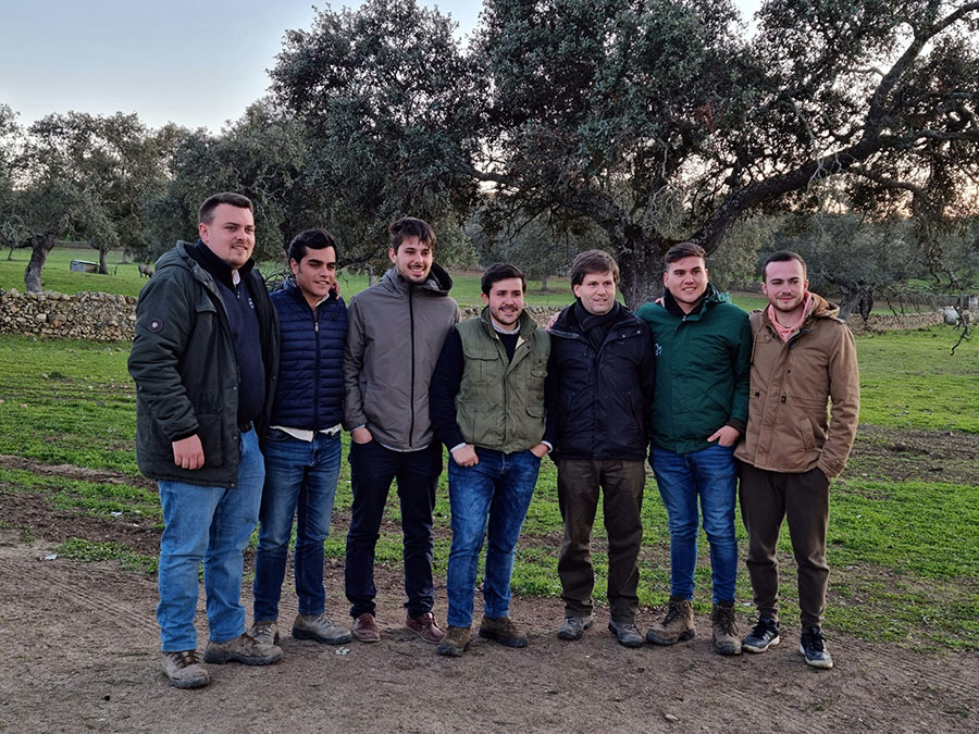 Los alumnos de Ingeniería de las Industrias Agrarias visitan explotaciones ganaderas en Córdoba y la Cooperativa COVAP