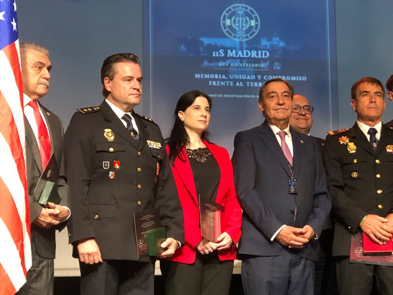 Lourdes Miguel Sáez recibe la Medalla de Plata al Mérito de la Seguridad Internacional